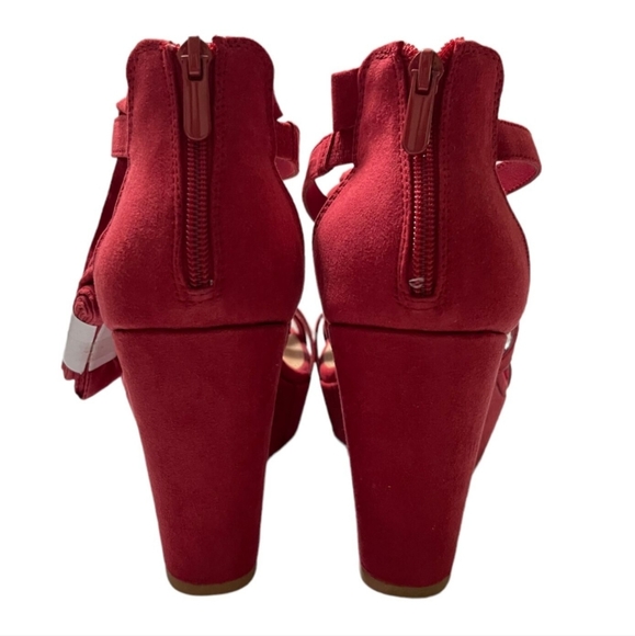 Torrid Red lace up platform - Picture 2 of 3